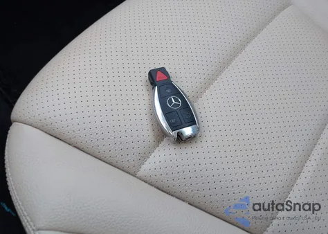 2016 Mercedes-Benz C 300 4Matic из США, поврежденный, VIN 55SWF4KB7GU100282